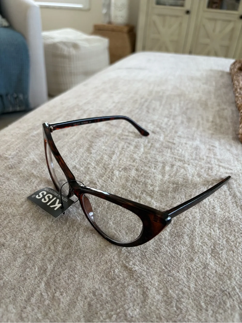 KISS Women's Tortoiseshell Cat Eye Glasses - Brown New